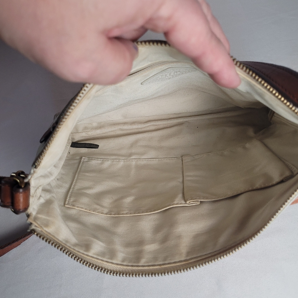 Fossil Kinsley Ivory Brown Leather Crossbody Bag - Picture 16 of 16